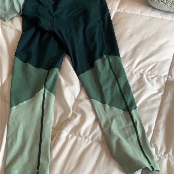 Green capris - Picture 1 of 1